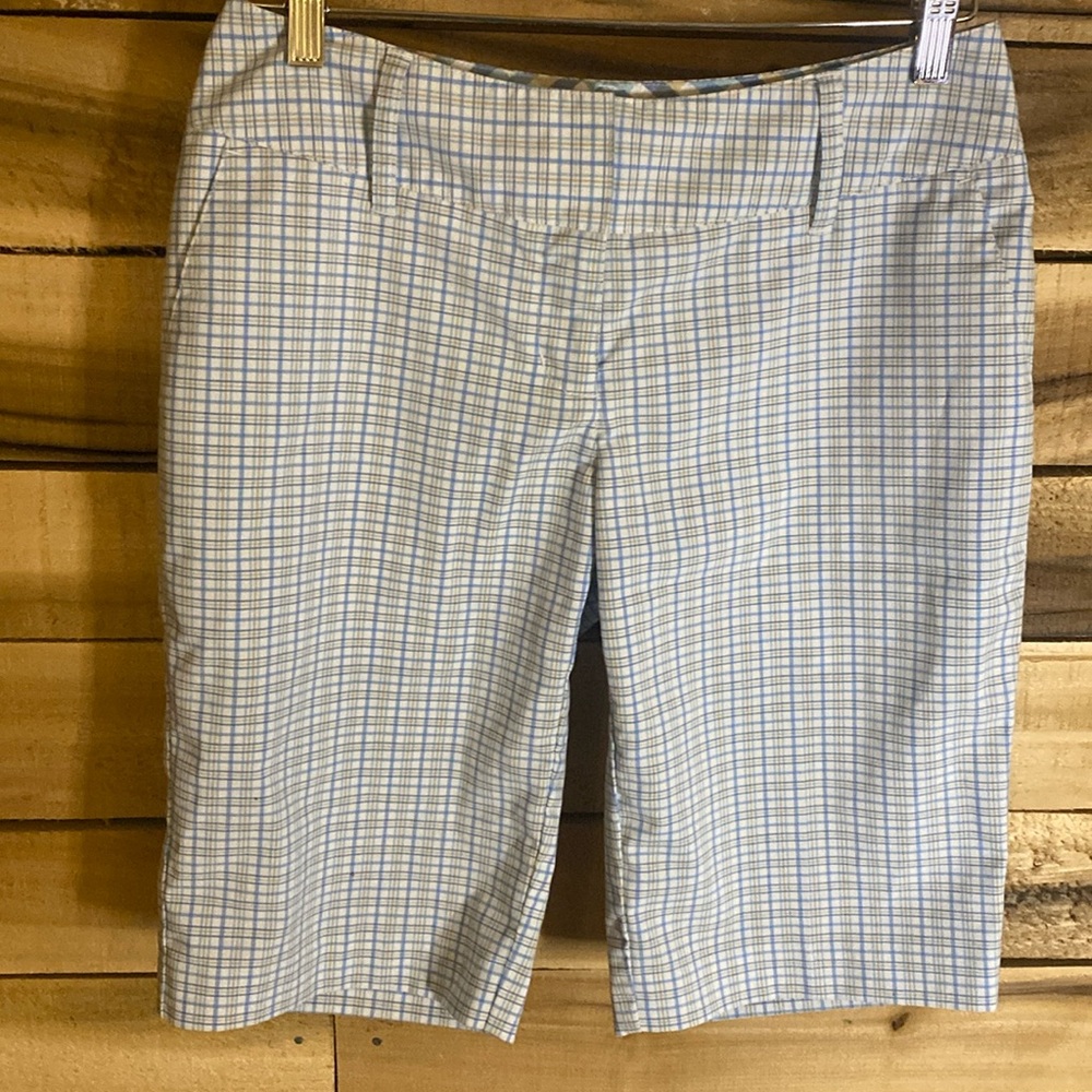Adidas women’s golf shorts size 2 blue tan white inseam about 12”